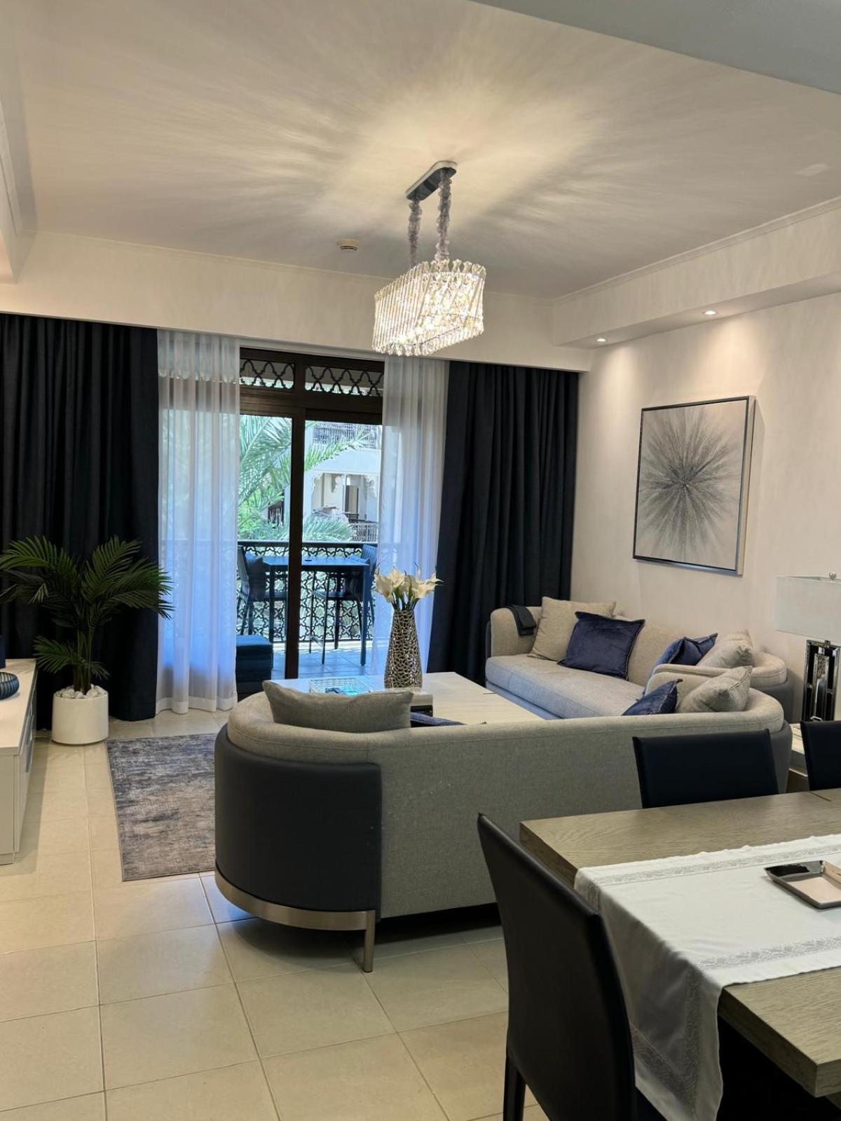 Lux Burj Khalifa Views 2br Iconic Heart Of Direct Views The Location Mall Boulevard * Dubai