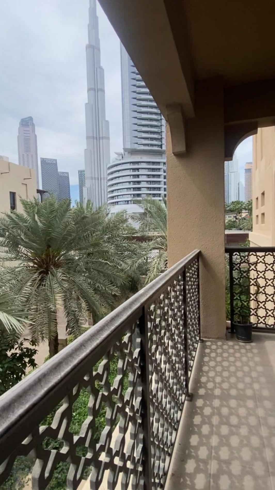 Lux Burj Khalifa Views 2br Iconic Heart Of Direct Views The Location Mall Boulevard Apartment Dubai