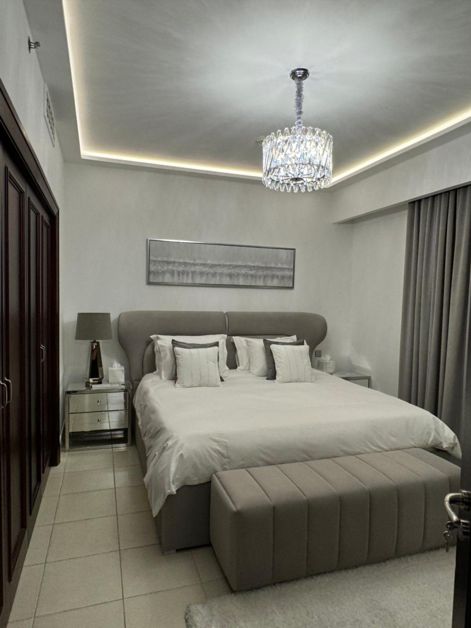 Lux Burj Khalifa Views 2br Iconic Heart Of Direct Views The Location Mall Boulevard *