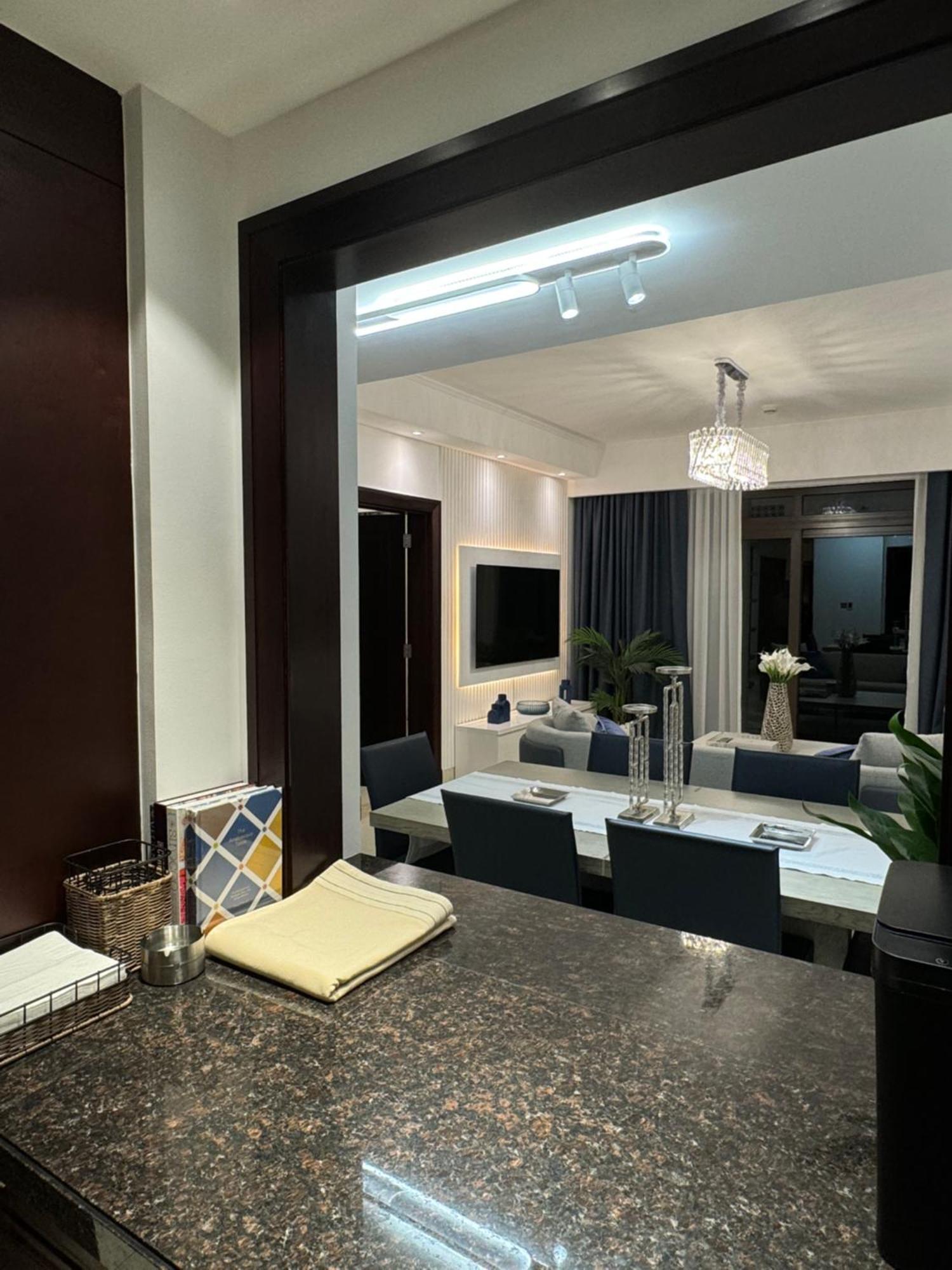 Lux Burj Khalifa Views 2br Iconic Heart Of Direct Views The Location Mall Boulevard Apartment Dubai