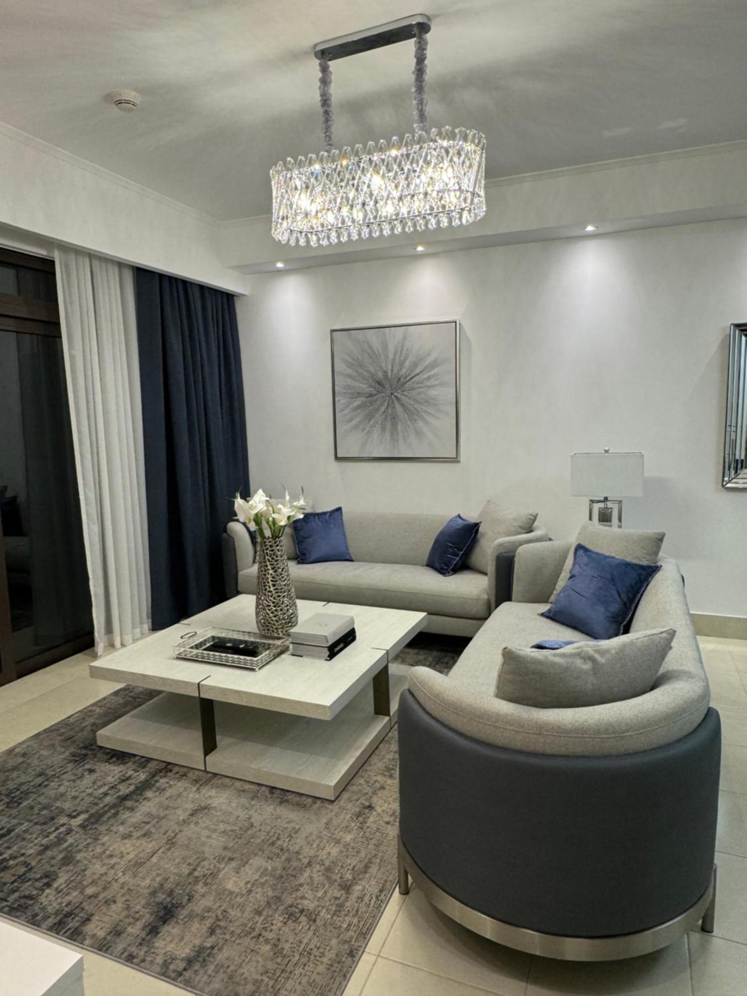 Lux Burj Khalifa Views 2br Iconic Heart Of Direct Views The Location Mall Boulevard *