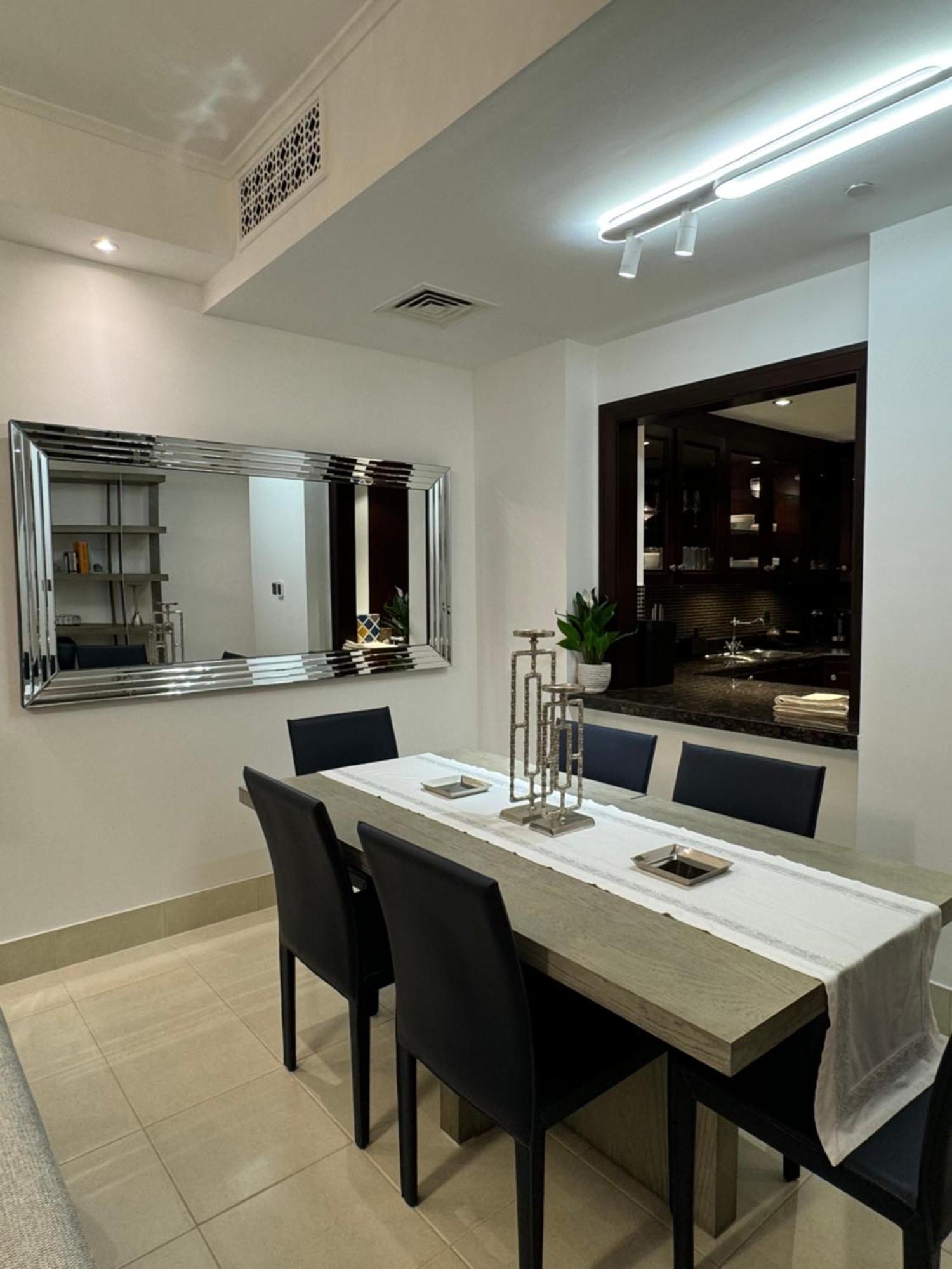 Lux Burj Khalifa Views 2br Iconic Heart Of Direct Views The Location Mall Boulevard