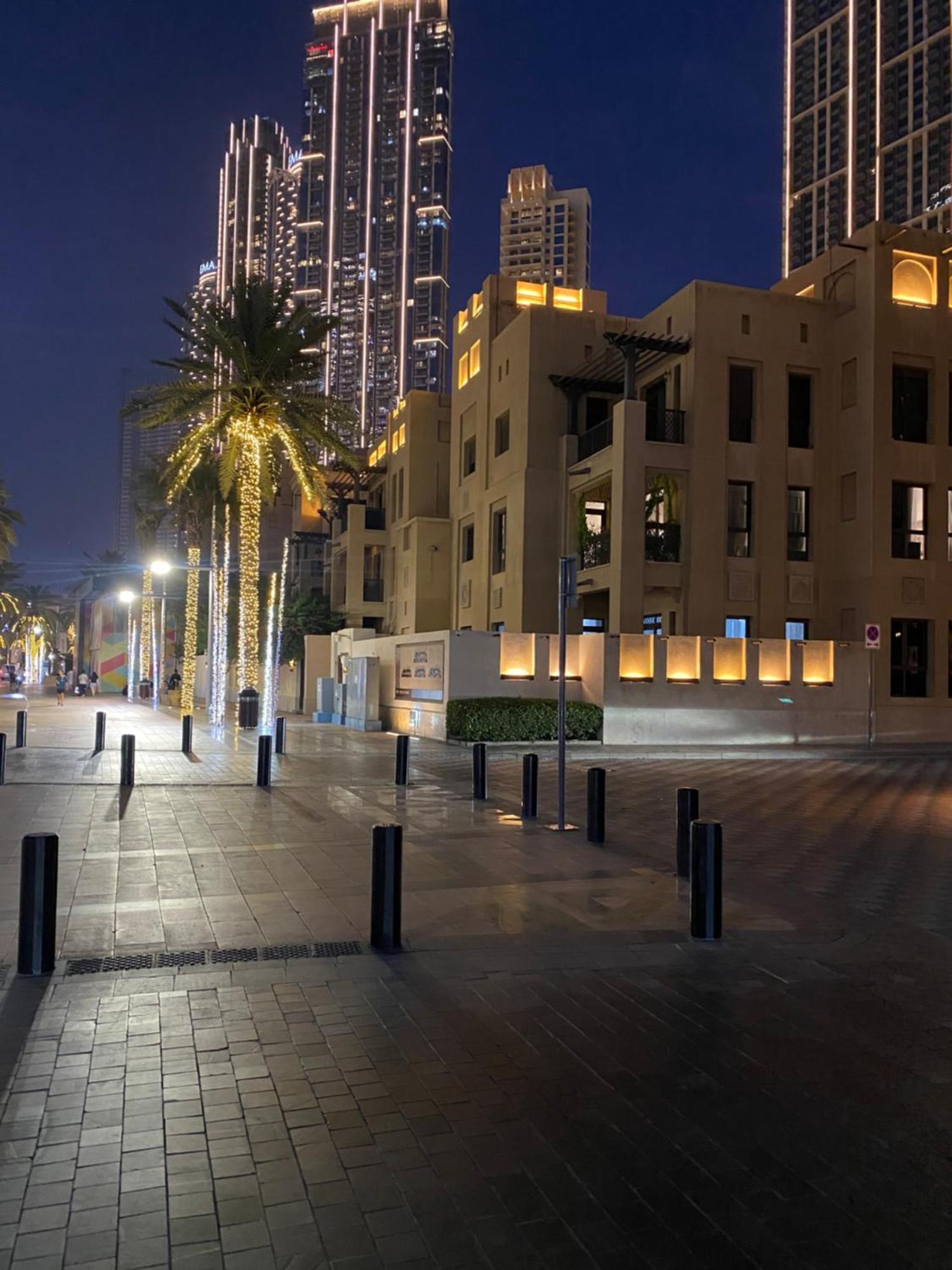 Lux Burj Khalifa Views 2br Iconic Heart Of Direct Views The Location Mall Boulevard *