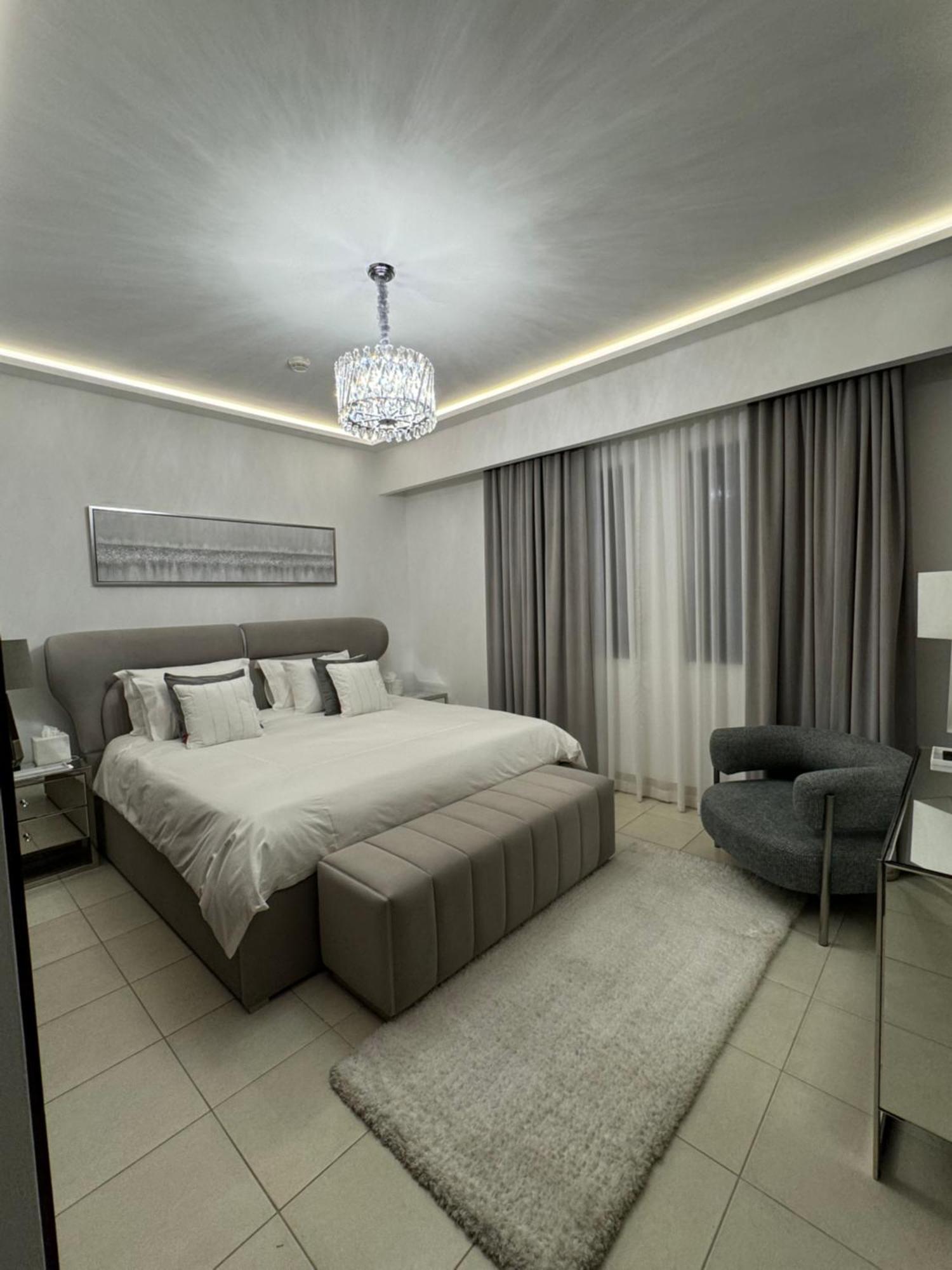 Lux Burj Khalifa Views 2br Iconic Heart Of Direct Views The Location Mall Boulevard Apartment *