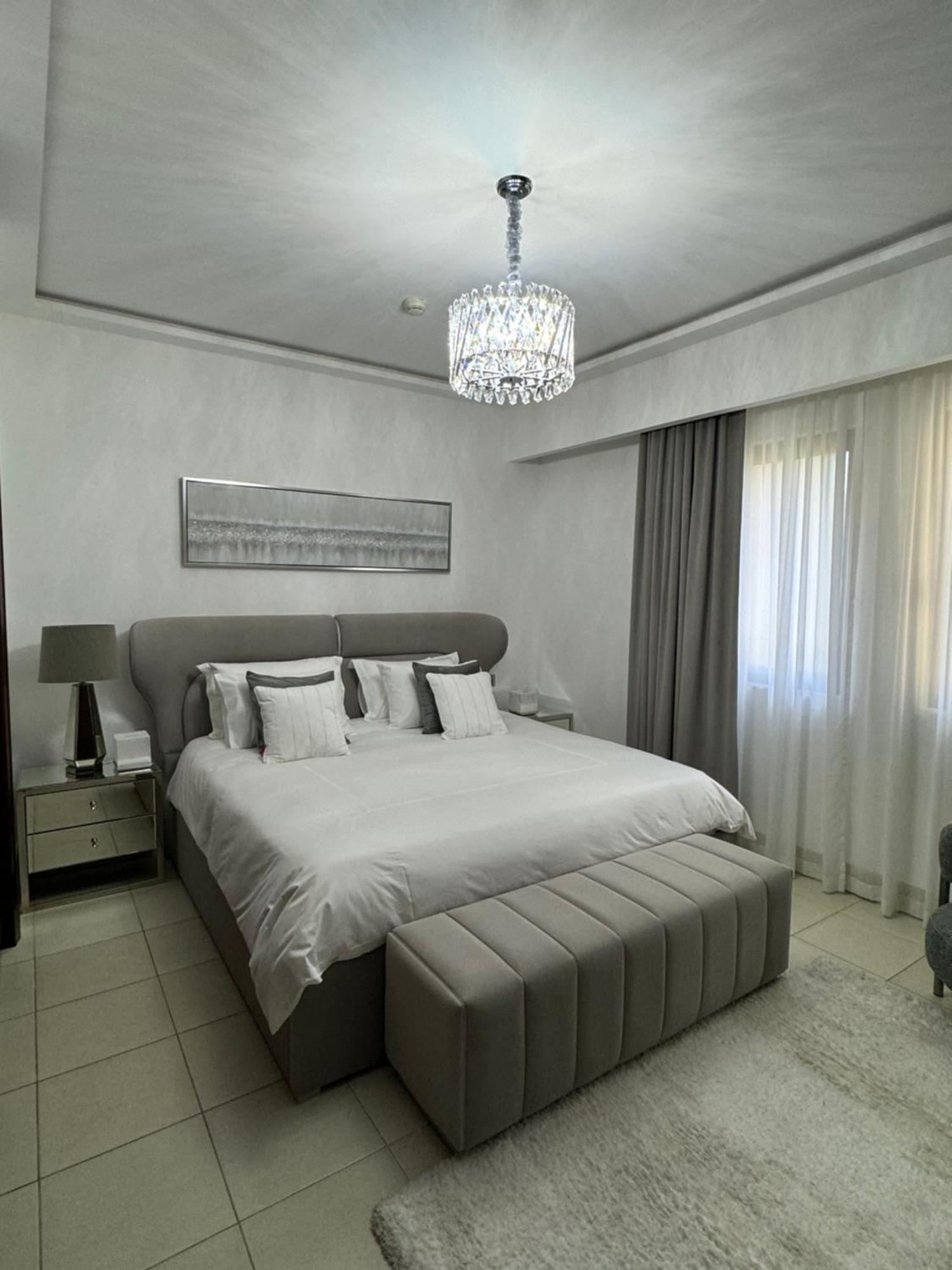 Apartment Lux Burj Khalifa Views 2br Iconic Heart Of Direct Views The Location Mall Boulevard *