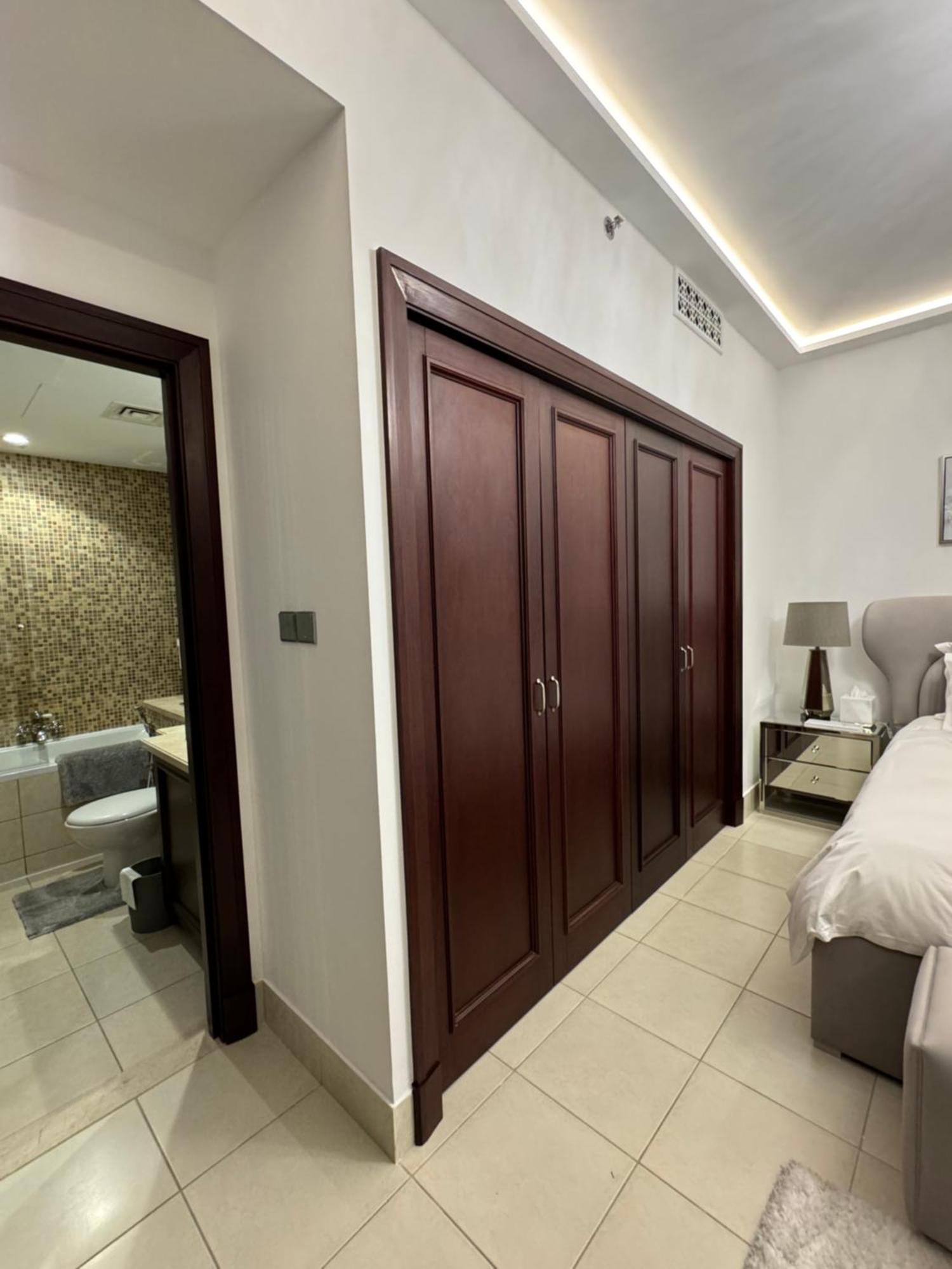 Lux Burj Khalifa Views 2br Iconic Heart Of Direct Views The Location Mall Boulevard *