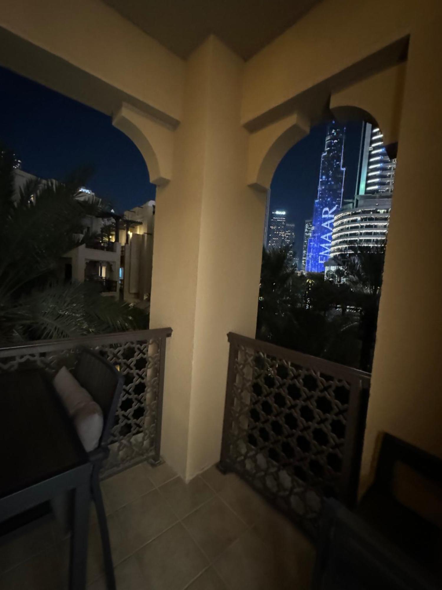 Lux Burj Khalifa Views 2br Iconic Heart Of Direct Views The Location Mall Boulevard Apartment Dubai