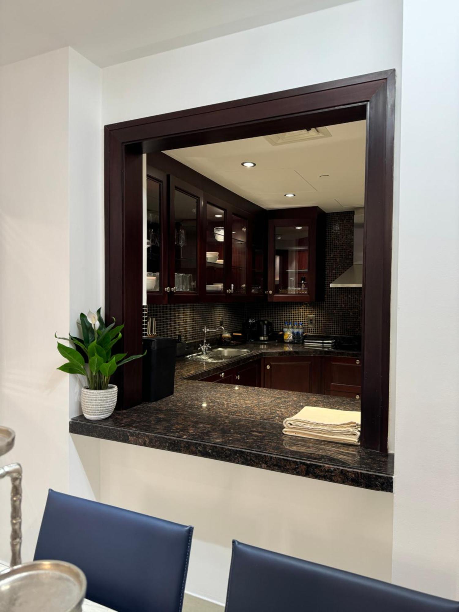 Lux Burj Khalifa Views 2br Iconic Heart Of Direct Views The Location Mall Boulevard *